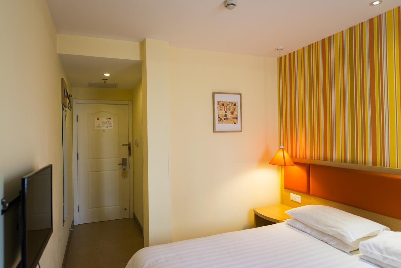Home Inn Shanghai Century Park Екстериор снимка
