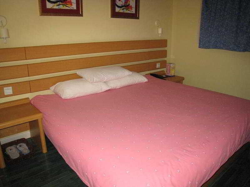 Home Inn Shanghai Century Park Екстериор снимка