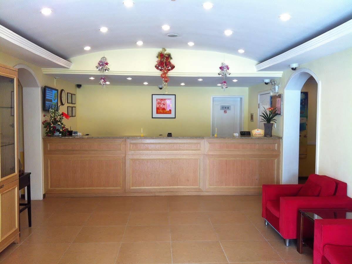 Home Inn Shanghai Century Park Екстериор снимка