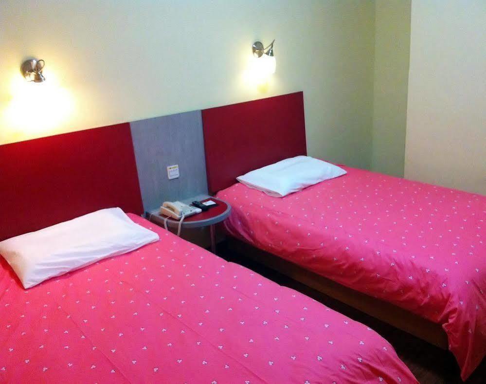 Home Inn Shanghai Century Park Екстериор снимка